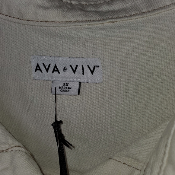 Ava & Viv Cream Button-Up Shirt - Picture 3 of 4